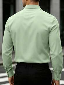 Manfinity Mode Camisa de vestir de manga larga para hombre | unicolor, casual y formal con botones, cómoda para todas las estaciones, ajuste regular para oficina y atuendo casual, textura suave - verde menta - Ver 2
