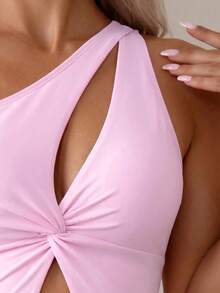 Swim Basics Traje de baño de una pieza para mujer de unicolor con un solo hombro, retorcido y con recortes - Rosa - Ver 4