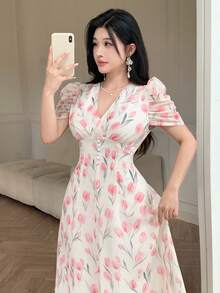 Modelyn 女款修身雪紡印花洋裝，小交叉領口、珍珠鈕扣裝飾與泡泡袖 - 彩色 - 查看 3