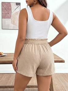 SHEIN Frenchy 條紋蝴蝶結短褲 & 對比色上衣 大尺碼 2件組 - 彩色 - 查看 2