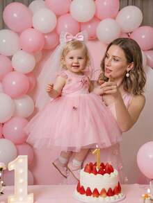 SHEIN Glamorique Kids 女嬰公主洋裝，細肩帶荷葉袖，粉色薄紗裙，3D花朵，派對穿搭，舞會禮服，畢業禮服，夏季洋裝 - 粉色 - 查看 3