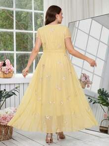 Reflora Gaun Elegan Wanita Ukuran Besar dengan Motif Bunga Besar, Gaun Tamu Pernikahan Musim Panas - Kuning - View 3