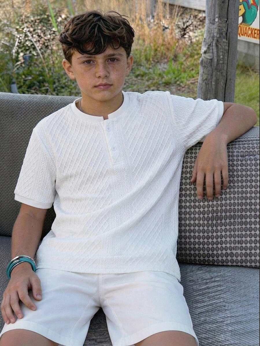 SHEIN Teen Boys Summer Casual Basic Plain Casual Simple And Comfortable White Textured Fabric Breathable Small Stand-Up Collar Short Sleeve Hot-Selling Polo Shirt, Suitable For Spring/Summer, Daily Wear, Sports, Outings, School, Parties, Festivals, Photoshoots