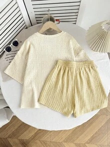 SHEIN 青少年女孩純色圓領3D花朵裝飾落肩短袖T恤與彈性腰圍蝴蝶結裝飾短褲套裝 - 黃色 - 查看 6