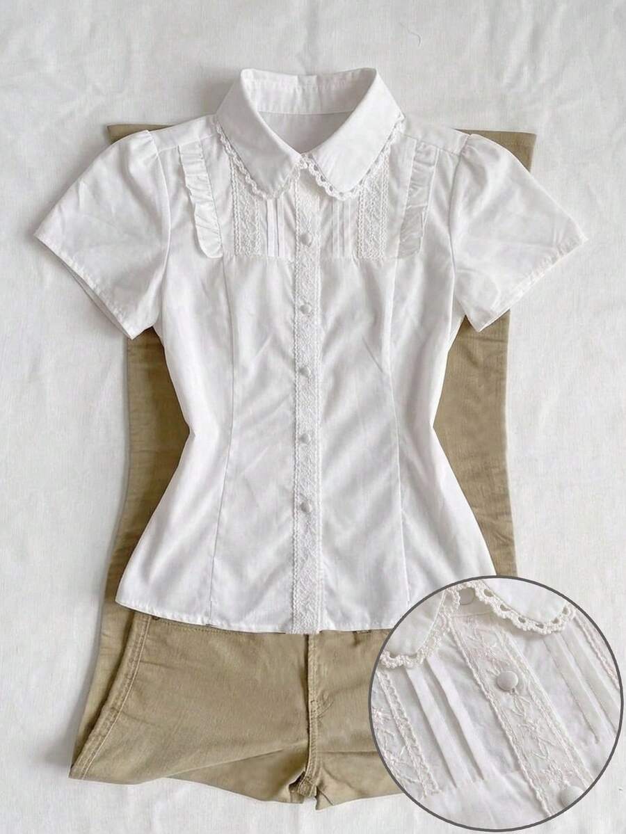 Attitoon 女款輕量春夏季復古甜美上衣,荷葉邊蕾絲彼得潘領短袖鈕扣襯衫,適合度假與野餐 - 白色 - 查看 1