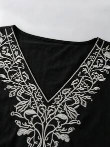 Balvessa Red Sleeveless V-Neck Embroidered Women's Casual Blouse - Black - View 6