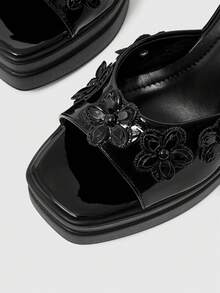 ROMWE Goth 女款厚底高跟涼鞋，龐克風純色前排花朵涼鞋，性感夜店派對通勤出街經典女鞋 - 黑色 - 查看 3
