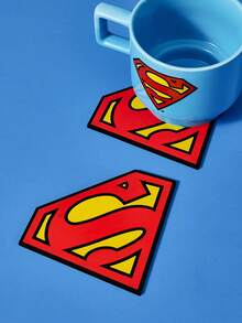 SUPERMAN X SHEIN قطعة واحدة من قاعدة أكواب PVC عصرية، مقاومة للماء وعازلة للحرارة، مانعة للانزلاق، ناعمة ومضادة للحروق - الأحمر - مشاهدة 1