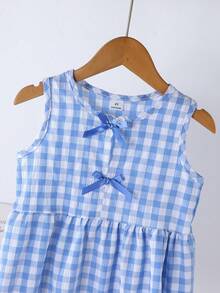 SHEIN Vintaside Kids 少女夏季新款清新田園風精緻綠白格紋兩件套，同色蝴蝶結裝飾無袖背心上衣 + 同花色寬腿長褲，甜美可愛日常穿搭，夏季風格 - 淺藍色 - 查看 4