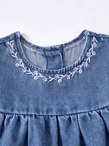 Girls' New Blue Washed Casual Loose Ruffle Sleeve Denim Dress, Sweet Fashion Floral Embroidery, Comfortable Pleated Hem Design, Versatile Simple, Suitable For Daily Wear - Light Wash - View 6