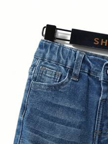 SHEIN 兒童小男孩 1件裝 黑色舒適清爽深色水洗設計彈性牛仔修身街頭風長褲，適合日常穿著與返校服裝 - 淺色水洗藍 - 查看 5