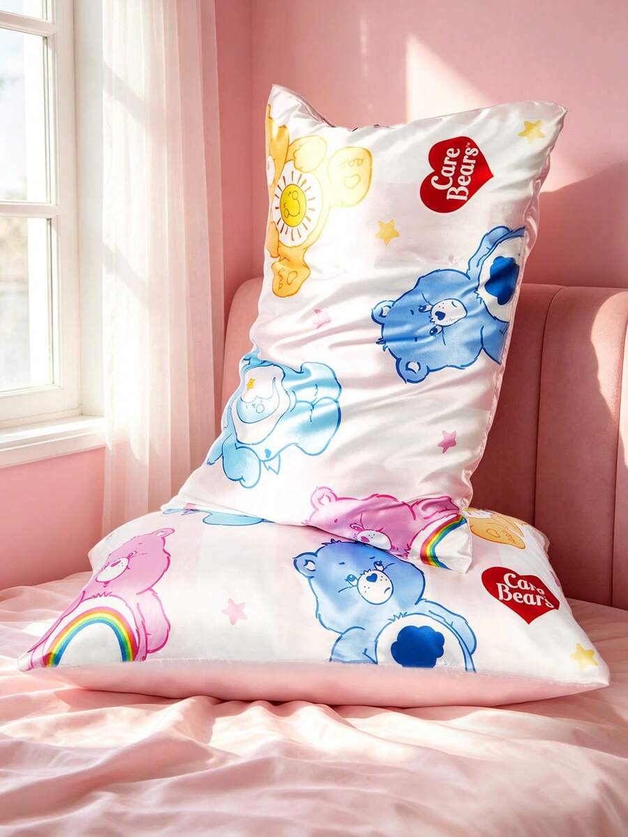 SHEIN X Care Bears 2件組 Love Care Bear 印花枕套,緞面材質,呵護秀髮,透氣涼爽,多種尺寸可選,可機洗,粉紅色 - 粉色 - 查看 1