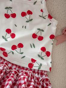 Emery Rose Kids Emery Rose Kids 2件套女童樱桃印花针织吊带背心和格子荷叶边短裤套装，时尚夏季女童套装，幼儿夏季服装，女童夏季套装，女童套装，儿童野餐服，可爱女童夏季格子荷叶边短裤和樱桃吊带背心套装 - 紅色 - 查看 7