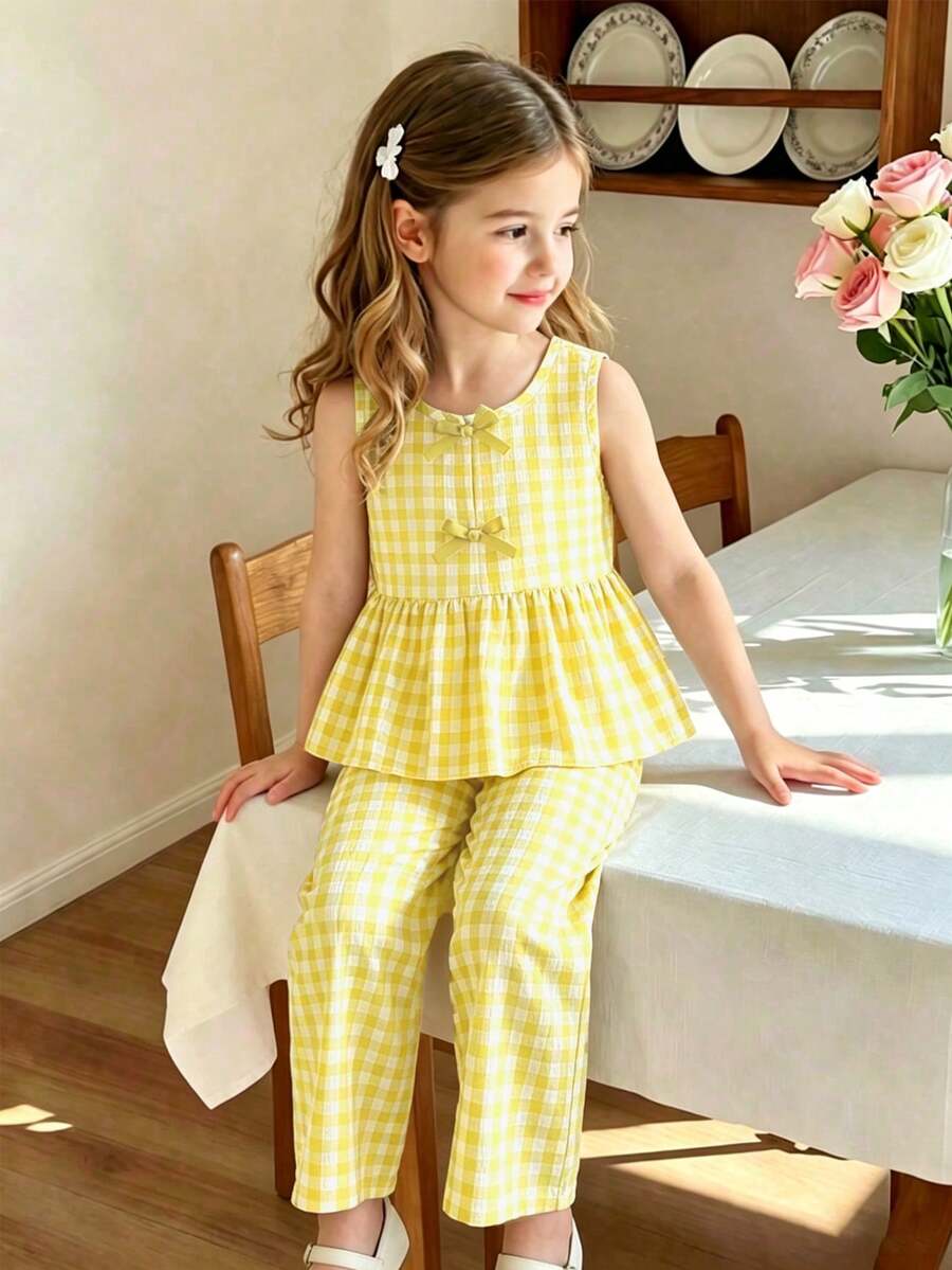 SHEIN Vintaside Kids 少女夏季新款清新田園風精緻綠白格紋兩件套,同色系蝴蝶結裝飾無袖背心上衣 + 同花色寬腿長褲,甜美可愛日常穿搭 - 黃色 - 查看 1