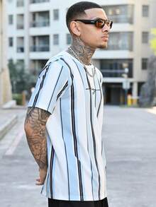 Devon Thys 男士简约百搭条纹字母印花短袖休闲T恤 - 藍色 - 查看 5