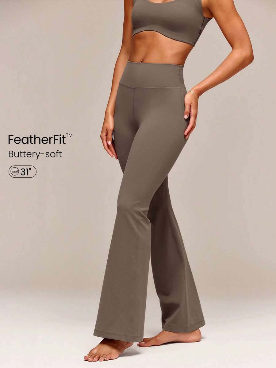 GLOWMODE Pantalones Leggings Acampanados de Cintura Alta FeatherFit™ de 31" para Yoga de Bajo Impacto, Pilates y Uso Diario - Marrón - Ver 1