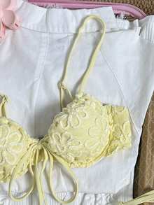 Swim Mod 2件組女款春假海灘套裝夏季服飾，純色花卉布料荷葉邊粗肩帶鋼圈胸罩可愛比基尼套組 - 黃色 - 查看 5