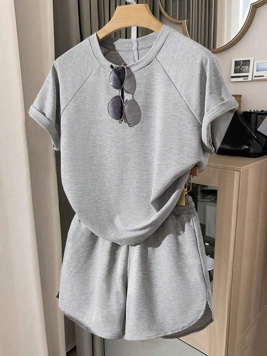青少年女孩休閒套裝，女孩夏季插肩袖無口袋短褲兩件套，夏季設計，百搭風格，基本款，戶外服飾，休閒舒適柔軟圓領短袖T恤短褲兩件套，適合春季/夏季日常、度假、節日、春季 - 灰色 - 查看 1