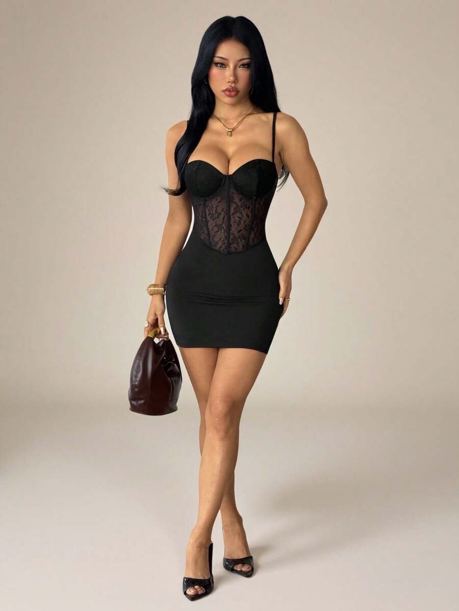 SHEIN PETITE 撞色蕾丝胸衣吊带紧身白色束身连衣裙 黑色迷你连衣裙 黑色透视连衣裙 黑色蕾丝连体衣 黑色性感连衣裙 女款，黑色女式连衣裙 - 黑色 - 查看 1