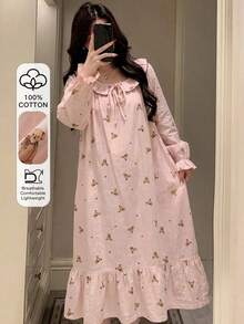 DAZY 甜美小熊圖案滿版印花荷葉領繫帶 A 字版中長洋裝女款睡裙睡衣 - 淺粉色 - 查看 3