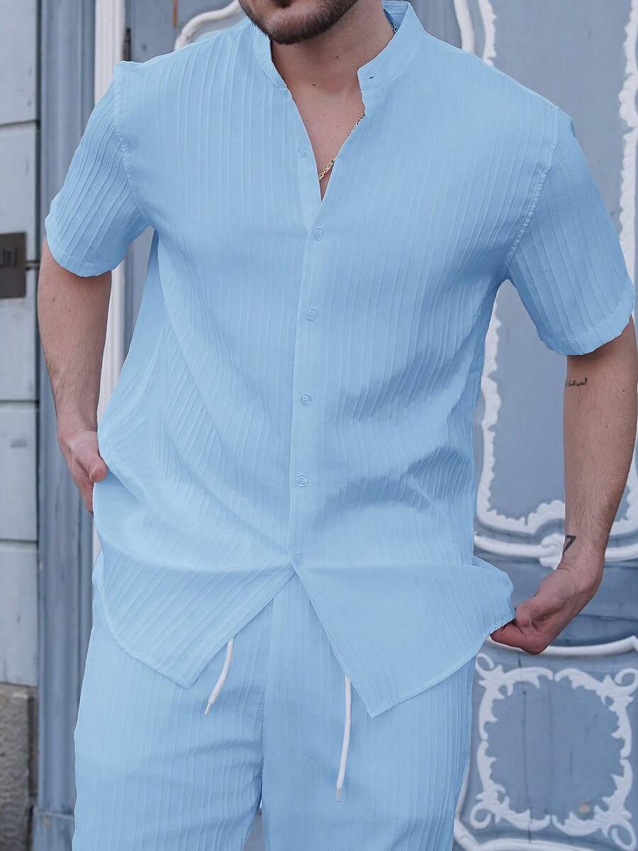 LEOGASHI LEOGASHI 2 件男士休闲纯色纹理短袖衬衫和抽绳腰宽松直筒裤套装,男士两件套服装,男士服装,男士套装,男士衬衫套装男士夏季服装男士衬衫套装男士两件套,舒适服装 - 淺藍色 - 查看 1