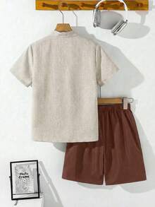 SHEIN 青少年男孩休閒短袖V領上衣與短袖短褲套裝 - 棕色 - 查看 6