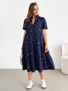 SHEIN Essnce 大尺碼女款春夏時尚休閒寬鬆涼爽舒適日常基本百搭顯瘦深藍色碎花V領短袖中長洋裝附口袋，外出穿搭，度假洋裝，極簡風 - 藍色 - 查看 3