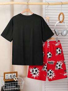 SHEIN 青少年男孩足球卡通圖案全印花休閒家居套裝，短袖上衣與短褲兩件組，休閒學院風，舒適時尚簡約實用百搭，柔軟面料，適合日常穿著、上學、外出、居家與假期 - 彩色 - 查看 3