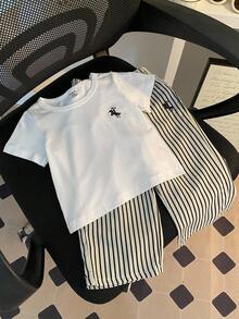SHEIN 2件組女嬰夏季休閒開學套裝 白色短袖T恤搭配黑色刺繡裝飾 & 黑白條紋長褲 街頭風 - 彩色 - 查看 7