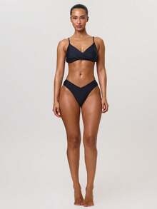 Musera Resort Black Cross Front Detail Full Coverage Clasp Fastening Bikini Top - Black - View 5