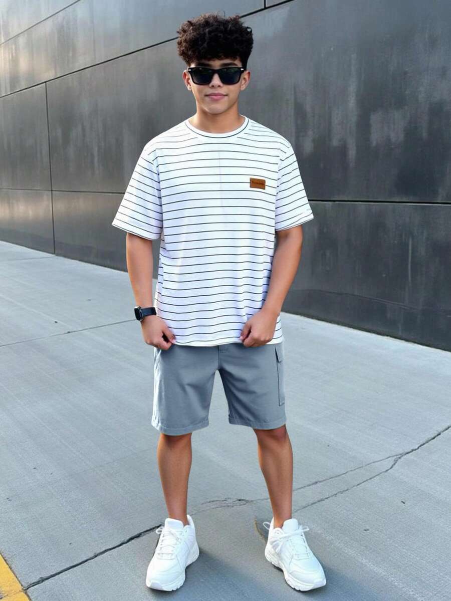 SHEIN 2件組男童休閒短袖上衣與短褲套裝，街頭風，適合春夏季 - 藍色 - 查看 1