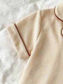Conjunto de pijama con bordado de oso y textura acanalada, unisex para niños, top de manga corta con solapa + pantalones largos 2 piezas, ropa de estar en casa para bebé primavera/otoño - Multicolor - Ver 6