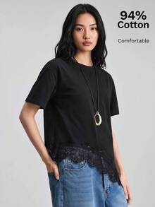Ontre 2026SS 新款蕾絲拼接女款上衣，寬鬆版型，純黑色 T-shirt，極簡優雅都市現代分線圓領層次設計，女款休閒穿搭，度假、老錢風、茶會、約會、浪漫度假上衣，婚禮賓客服裝，辦公穿搭，教師，返校時尚，百搭女款上衣 - 黑色 - 查看 2