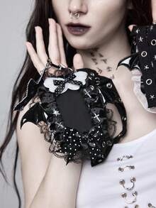 ROMWE Goth 1個Y2k甜酷辣妹重工業個性暗黑風哥德黑白織帶金屬氣孔波點手工蝴蝶結白色仿珍珠布料星星印花立體填充星銀色十字架PVC惡魔蝙蝠翅膀蓬鬆雲朵翅膀鏤空蕾絲網格百褶蕾絲黑色壓克力卡套校園卡ID卡套星卡套工業卡套DIY愛心鑰匙圈包包吊飾，適合上班族、學生、派對情侶、姐妹、女友、女孩 - 黑白色-17 - 查看 5