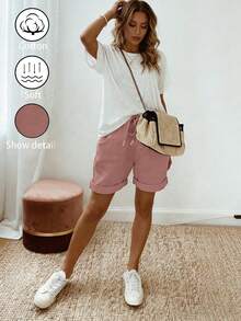 SHEIN Holidaya 女款夏季新款棉麻度假休閒風卡其色抽繩捲邊短褲，採用棉麻紋理面料，彈性腰抽繩設計搭配捲邊細節，兼具隨性舒適與俐落優雅，適合日常出遊、度假或輕便休閒場合，是休閒抽繩短褲、卡其優雅長褲與寬鬆顯瘦褲類中的百搭單品 - 藕粉色 - 查看 6