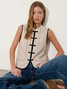 Nöista Sleeveless Top In A Soft Chambray-Blue Tone With A Mandarin Collar And Chinese Button Front. Contrast Purple Trim And Decorative Piping, Everyday Styling, Summer, Easter, Formal Event, Everyday. Spring. - Apricot - View 4