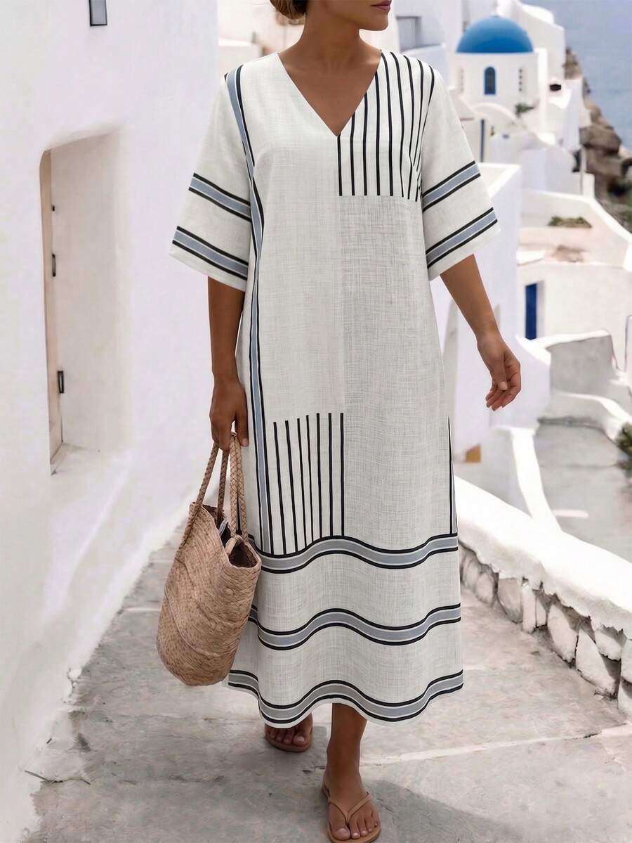 SHEIN LUNE CURVE Robe d'été pour femmes grande taille, tissu texturé effet lin avec patchwork rayé, col V, manches courtes, coupe ample, style décontracté quotidien, pour le travail, les sorties et les affaires, style rétro français de rue, sensation premium, style Ins, robe de plage pour vacances d'été, robe décontractée quotidienne, robe imprimée rayée rétro française, robe ample, robe col V, tenue de plage d'été, robe de vacances décontractée - Multicolore - Voir 1