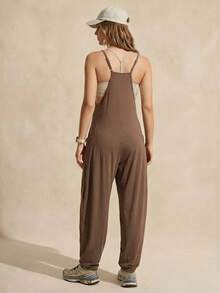 Exploreva Exploreva Jumpsuit Olahraga Luar Ruangan Tanpa Lengan dengan Tali Bahu Tipis Warna Polos untuk Wanita di Musim Panas - Coffee Brown - View 2
