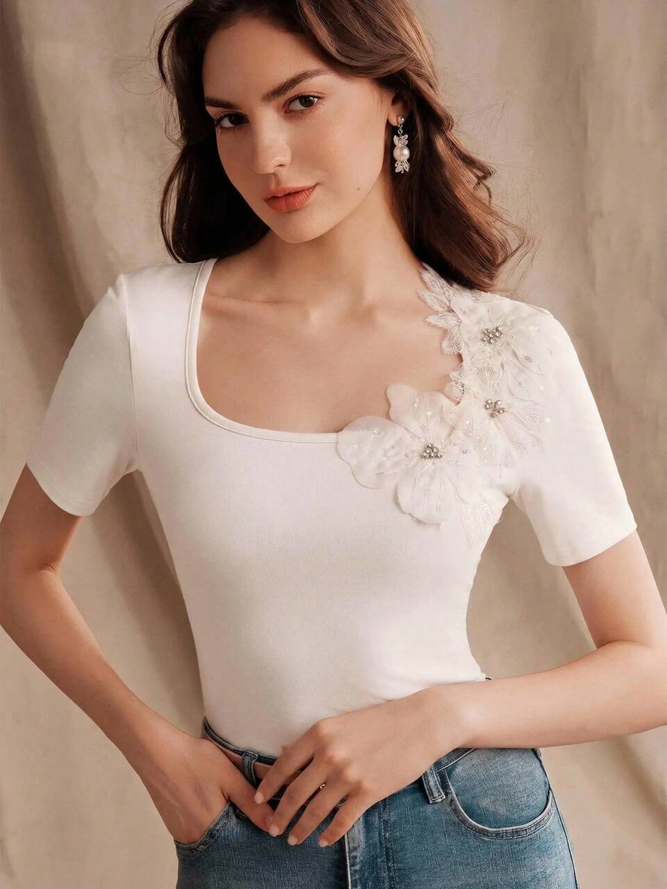 Spring/Summer New Fashion Elegant Casual U-Neck Handmade Beaded 3D Flower Decor Elastic Slim Fit Short Sleeve Women's T-Shirt