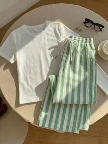 SHEIN EZwear 两件套休闲简约风白色圆领短袖上衣和绿色仿机械条纹印花长裤，适合春夏穿着。 - 彩色 - 查看 3