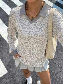 Muchica 女款休閒淺黃色 Polo 衫，配對比棕色領口與條紋袖子。馬匹印花增添復古、學院風、經典、時尚、青春與街頭感。面料光滑舒適，秋季理想之選。 - 彩色 - 查看 4