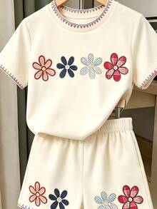 Souflis Souflis 2件組女嬰復古刺繡套裝，格紋與花卉貼飾圓領短袖上衣搭配鬆緊腰短褲，輕盈休閒套裝，適合春、夏、初秋在公園、購物、日常穿著 - 彩色 - 查看 3