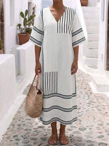 SHEIN LUNE CURVE Robe d'été pour femmes grande taille, tissu texturé effet lin avec patchwork rayé, col V, manches courtes, coupe ample, style décontracté quotidien, pour le travail, les sorties et les affaires, style rétro français de rue, sensation premium, style Ins, robe de plage pour vacances d'été, robe décontractée quotidienne, robe imprimée rayée rétro française, robe ample, robe col V, tenue de plage d'été, robe de vacances décontractée - Multicolore - Voir 6