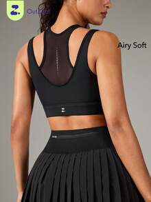 OutZeal Top deportivo para mujer color negro con sujetador integrado, panel de malla, protección UV, para gimnasio y entrenamiento - Negro - Ver 9