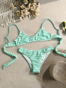 SHEIN Swim 夏季海灘女款兩件式泳衣套裝 綠色特殊紋理面料 細肩帶無墊胸杯上衣比基尼泳褲 女孩海灘度假泳裝套裝 - 薄荷綠 - 查看 1