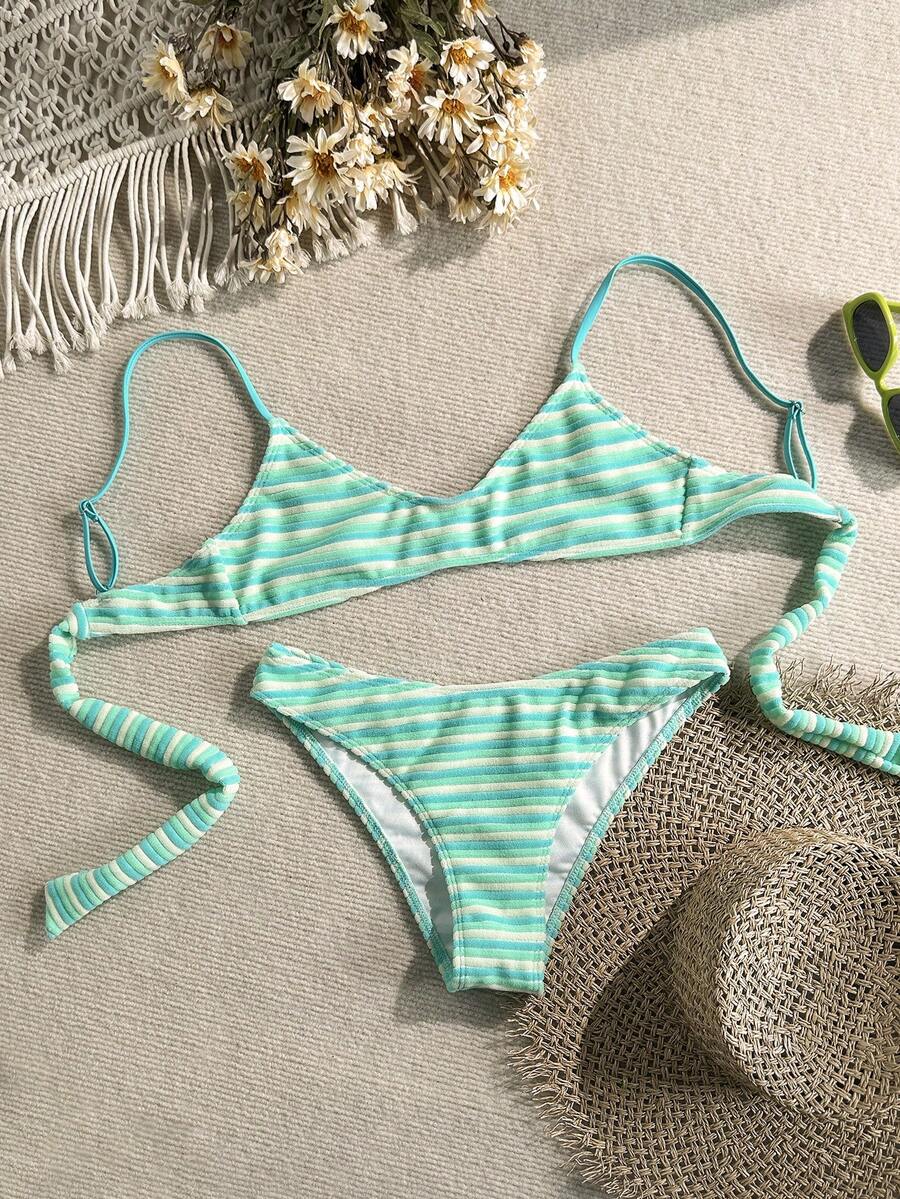 SHEIN Swim 夏季海灘女款兩件式泳衣套裝 綠色特殊紋理面料 細肩帶無墊胸杯上衣比基尼泳褲 女孩海灘度假泳裝套裝 - 薄荷綠 - 查看 1