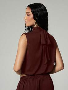 Hauture Blusa sin mangas con cuello simulado drapeado y lazo en la espalda, de chifón plisado y sexy para mujer - Marrón - Ver 2