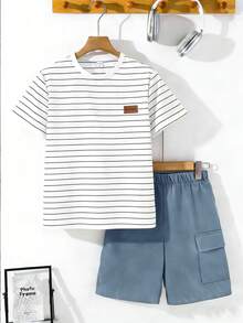 SHEIN 2件組男童休閒短袖上衣與短褲套裝，街頭風，適合春夏季 - 藍色 - 查看 8