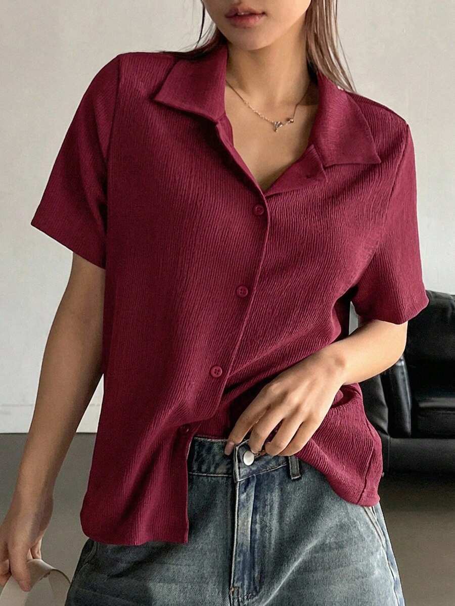 DAZY 女款短袖單排扣素色極簡風T恤 - 酒紅色 - 查看 1