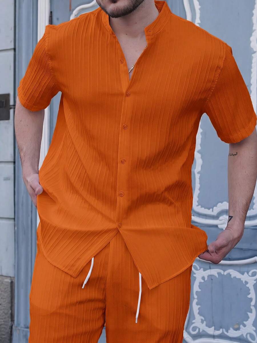 LEOGASHI LEOGASHI 男士夏季纯色短袖单排扣衬衫和裤子休闲套装,男士百搭套装,重磅休闲通勤中国风立领仿麻竹结短袖衬衫和休闲弹力宽松抽绳裤,舒适穿搭 - 橘色 - 查看 1